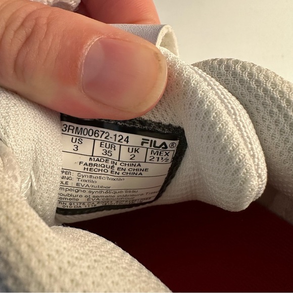 Youth Fila Ray Classic White Sneaker with Blue and Res Trim Size 3 - Picture 6 of 6